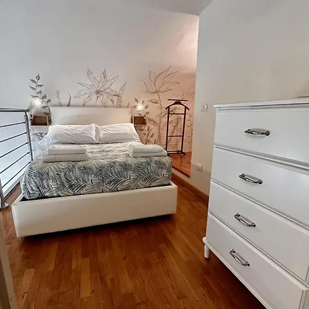 Polimoda Apartment, Smn Station Φλωρεντία