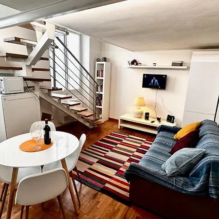 Polimoda Apartment, Smn Station