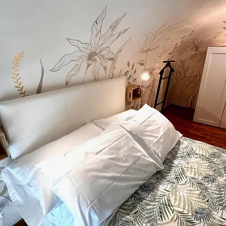 Polimoda Apartment, Smn Station *